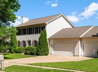 805 Hilltop Dr, Deforest, WI 53532