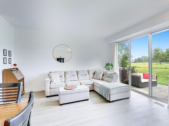 4th image of 190 Golfview Dr
