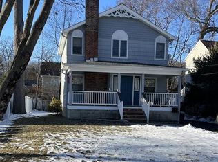27 Chestnut Dr, Wayne, NJ 07470