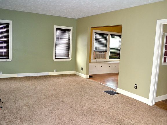 family room next to dining