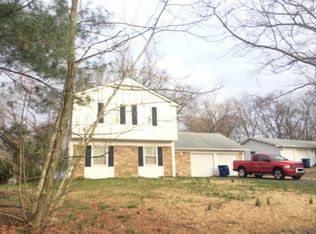 8 Twilight Ln, Willingboro, NJ 08046
