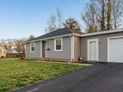 6 Seneca St, Warwick, RI, 02886