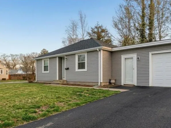 6 Seneca St, Warwick, RI 02886