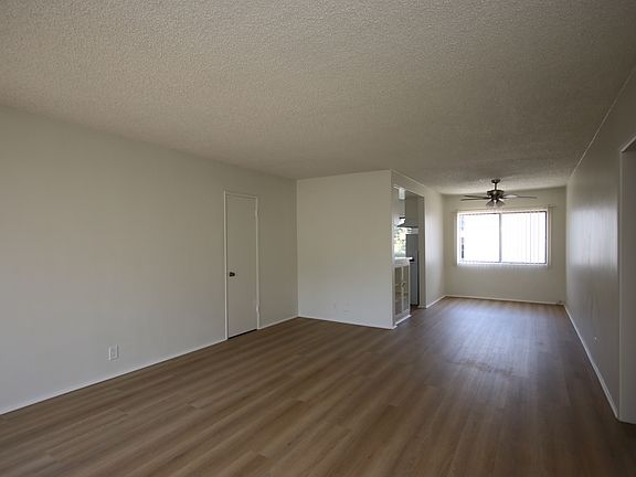 4th image of 526 W Huntington Dr APT J