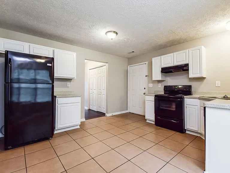 1322 Sandybrook Ct — Photo 9