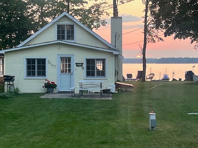 1st image of 2147 Cove Dr