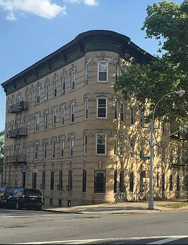 10 Sackman Street 10