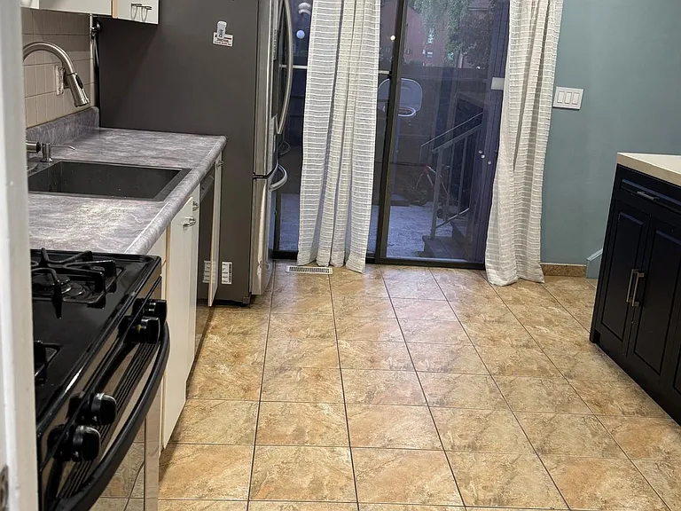 25 Bloomingdale Dr #4B — Photo 8