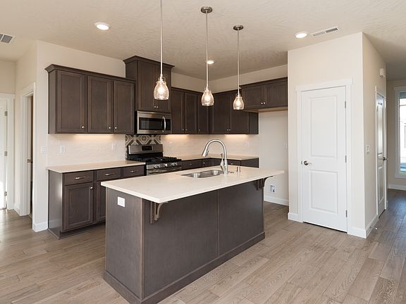 4th image of 4157 S Zillah St