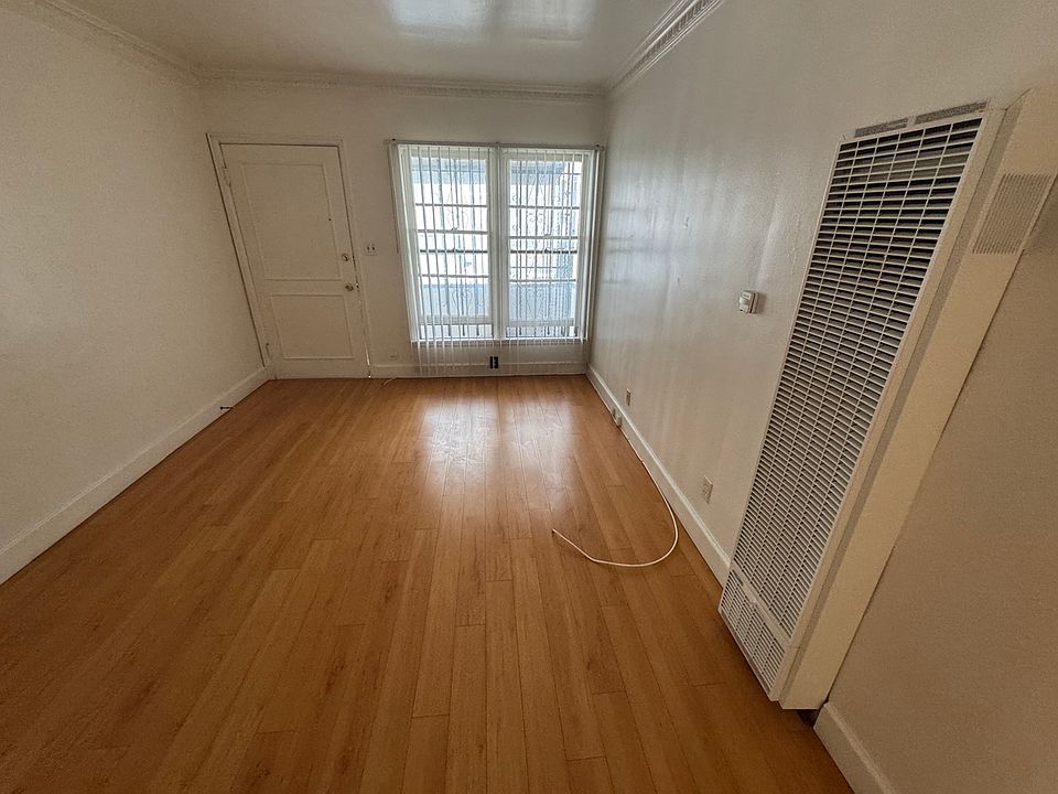 1st image of 1410 N Kenmore Ave #8