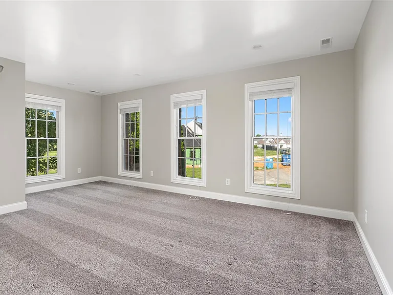 358 Club Ct — Photo 15