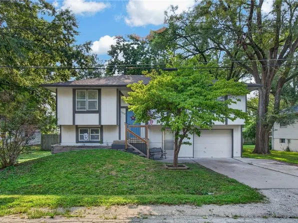 302 N Clark St, Kearney, MO 64060