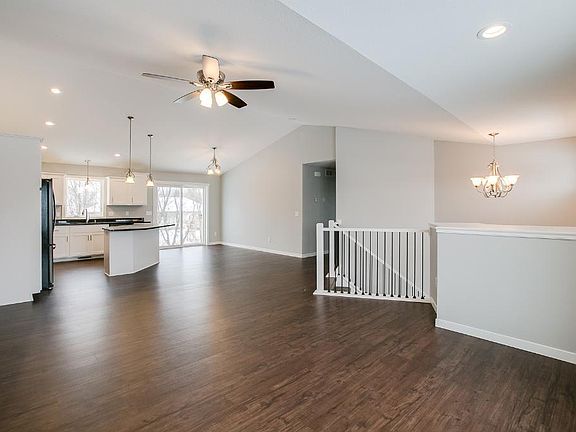 5th image of 660 Countryview Ave NE