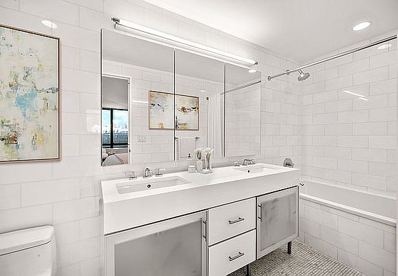 2nd image of 1113 York Ave APT 14B