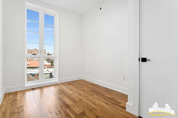 Rented by Lang Realty LLC | media 36