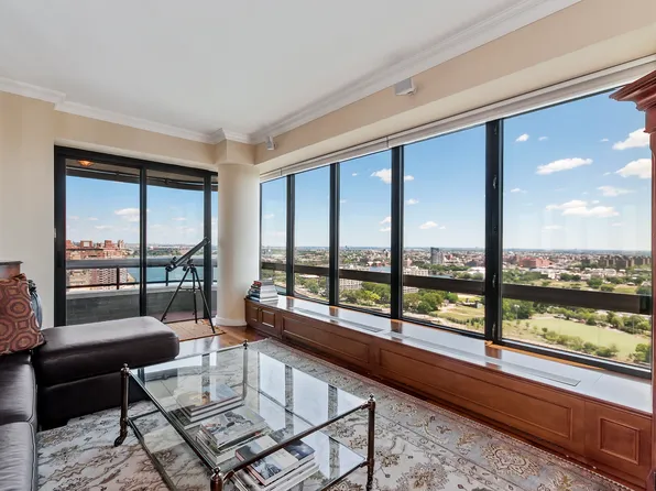 530 East 76th Street image 1 of 6