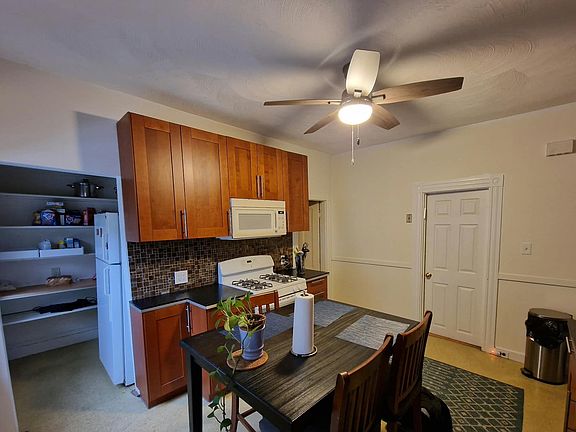 2nd image of 21 Orchard St #1