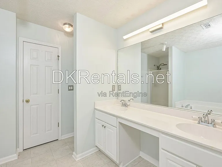 6311 Shoreview Cir — Photo 11