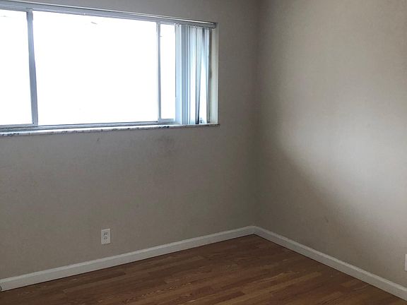 4th image of 735 Lepere Ave APT C
