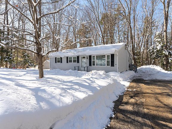 3rd image of 54 Woodland Grove Road