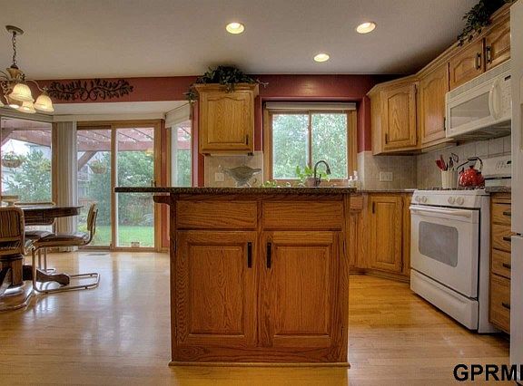 3rd image of 2715 Leigh Ln