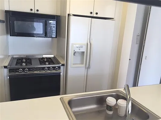 Rented by Shalimar G Realty Corp | media 10