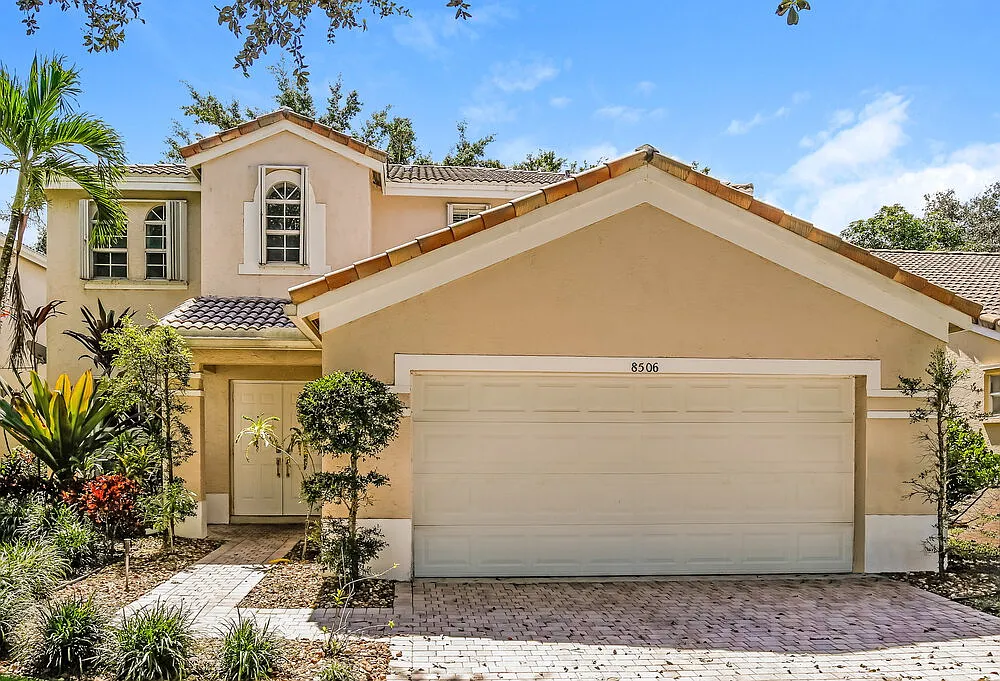 3 bed, 2.5 bath, 2302 sqft, $3,540 — Photo 1