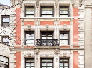2 E 82nd St, New York, NY 10028