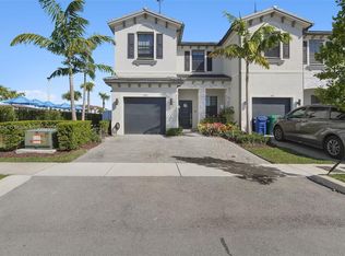 Vista Lago, Miami Gardens, FL 33169