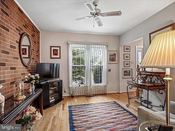 3rd image of 4113 Morin St