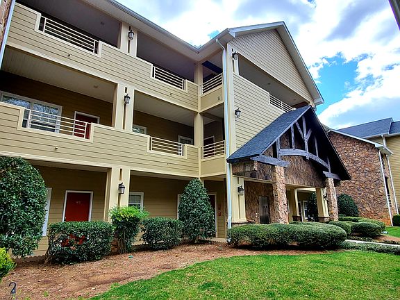 2nd image of 112 Gleneagle Ct #0