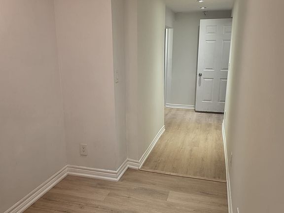 4th image of 20 Deer Valley Dr #Basement