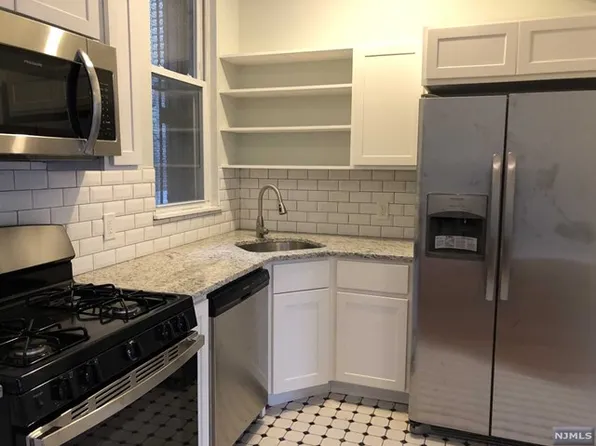 68 Gardner Ave APT 1, Jersey City, NJ 07304