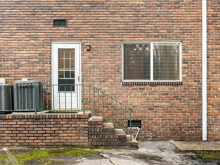 2412 Peachwood Cir NE #3 — Photo 26