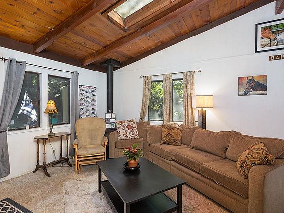2nd image of 221 Huckleberry Ln