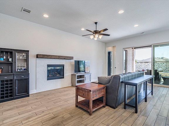 3rd image of 186 Prickly Poppy Loop