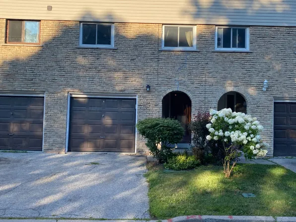 21 Rockwood Dr #22, Toronto, ON M1M 3M9