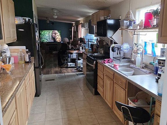 2nd image of 83 Shetland Rd