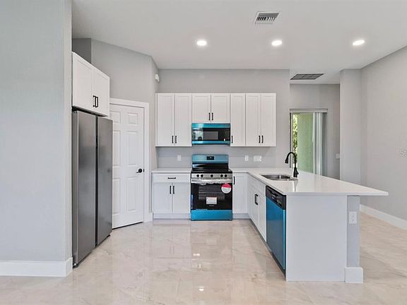 2nd image of 20462 KENILWORTH BOULEVARD