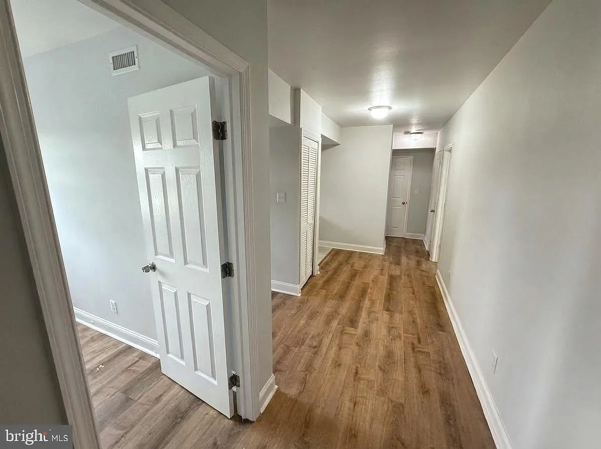 3 bed, 850 sqft, $2,800 — Photo 1