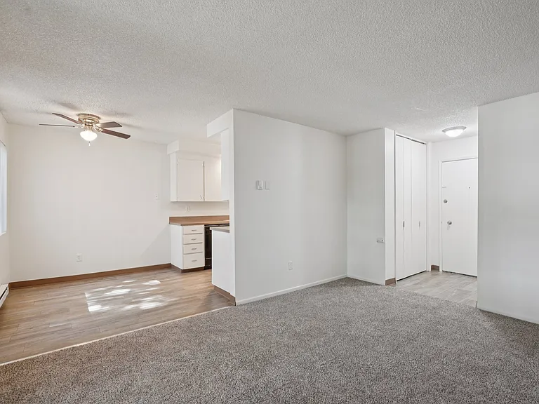 Georgetown Manor Apartments — Photo 7