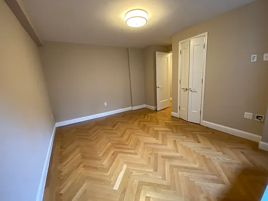 Rented by UES Management | media 21