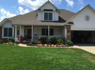 128 Lindsay Ct, Elyria, OH 44035