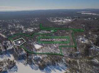 7237 Clover Rd, Long Pond, PA 18334