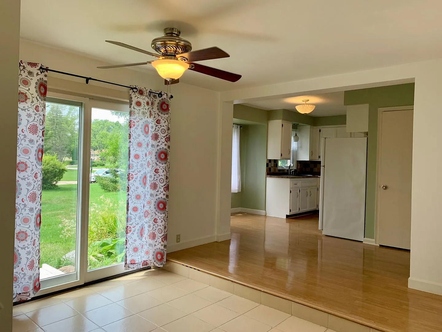 3-Bedroom Single Family Brookfield House — Photo 3
