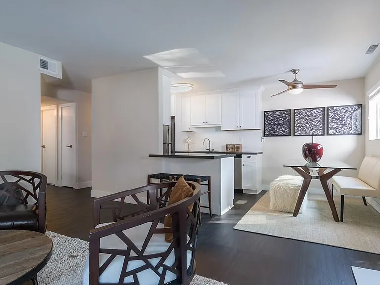 Woodlark Residences — Photo 9