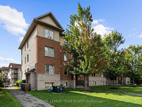 3rd image of 313 Cresthaven Dr #2