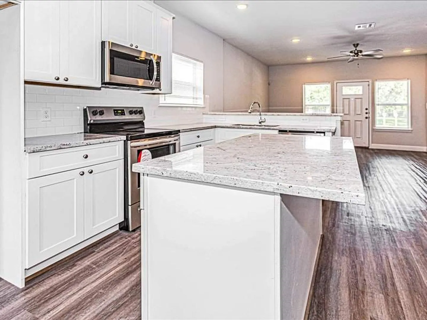 6629 Phillips St — Photo 2