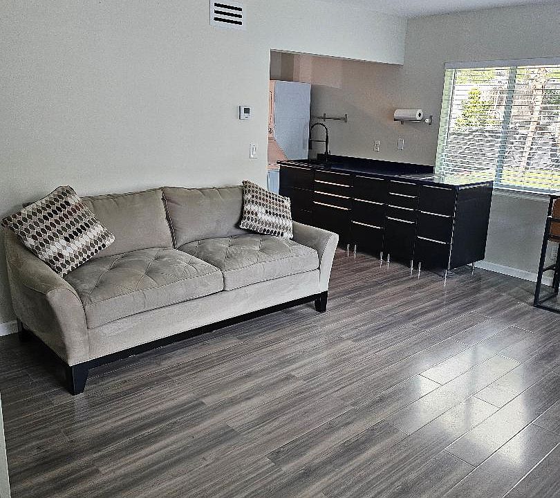 1st image of 426 SW 4th Ave #4