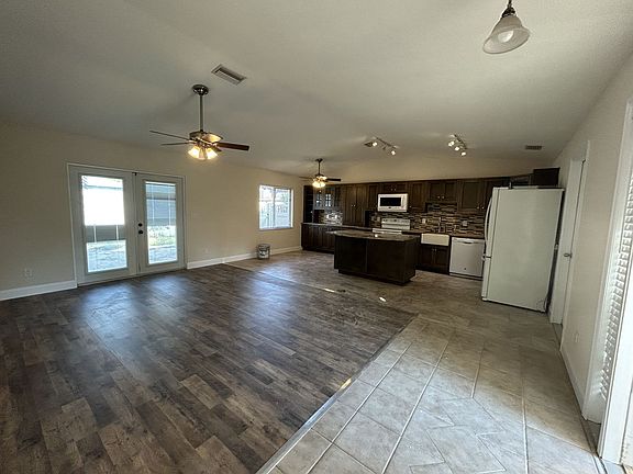 4th image of 815 Acorn Ln